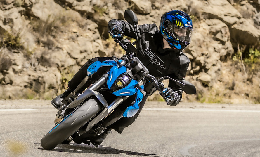 GSX-8S (1).jpg?v=1744726470